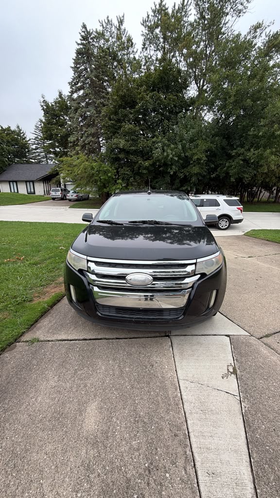 Black Ford Edge, front view